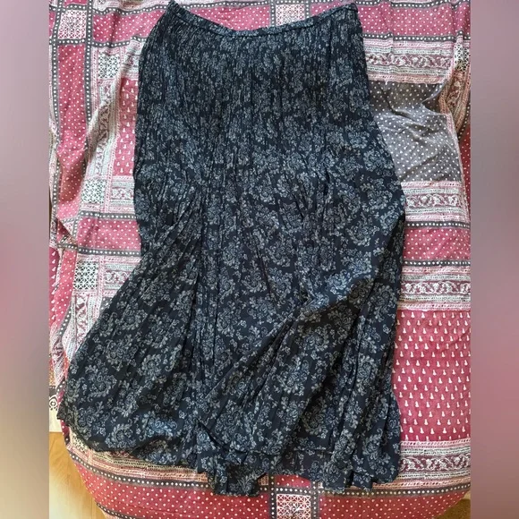 Uniqlo C Pleated Paisley Elastic Waist Skirt - Picture 6 of 11